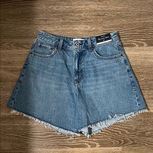 Abercrombie & Fitch The Loose Denim Short